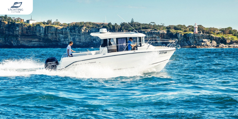 Du Thuyền Parker 800 PILOTHOUSE